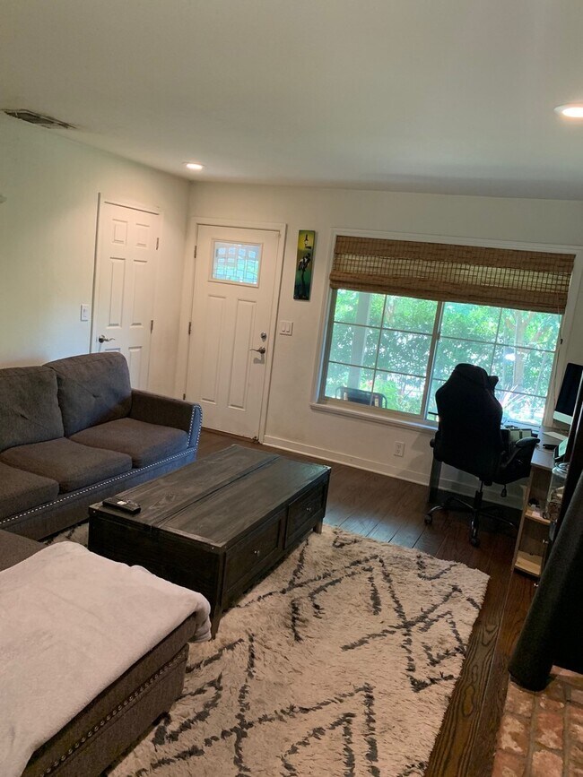 Photo - 3050-3050 Watt Ave Apartment