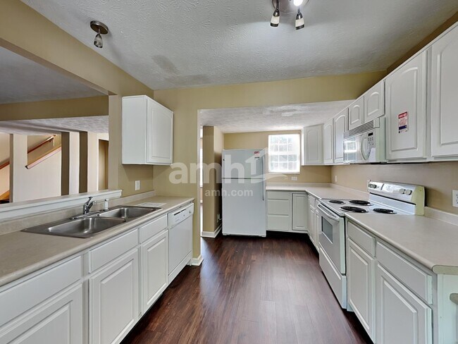 Building Photo - 12700 Hearthstone Dr