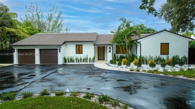 Building Photo - 5221 Orduna Dr