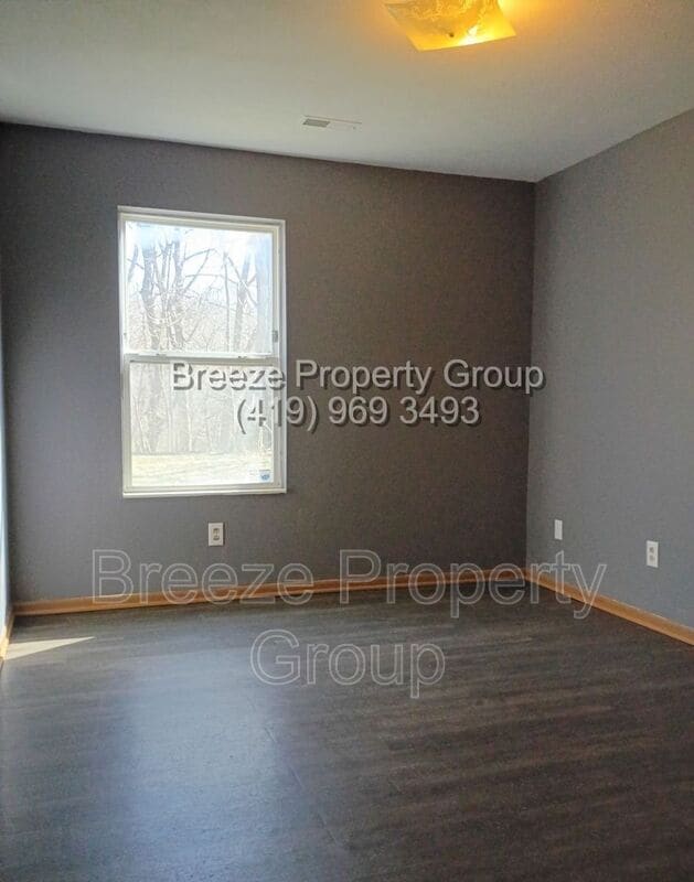 Foto del edificio - 329 S Jackson St