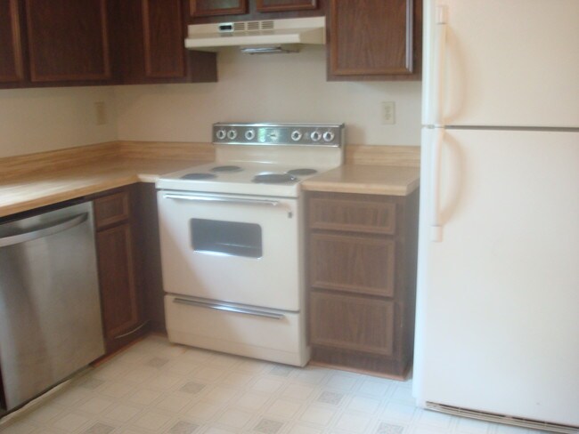 Building Photo - 722 Sturgis Dr