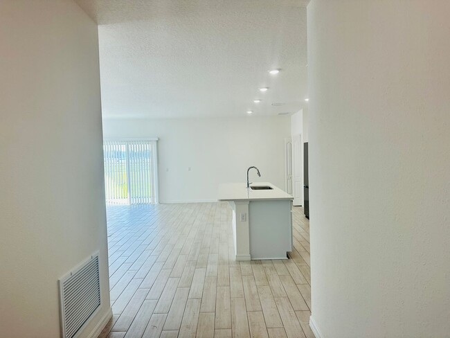 Foto del edificio - Charming 3 bed, 2 bath New Construction in...