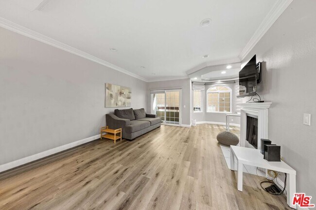 Foto del edificio - 4301 Fulton Ave