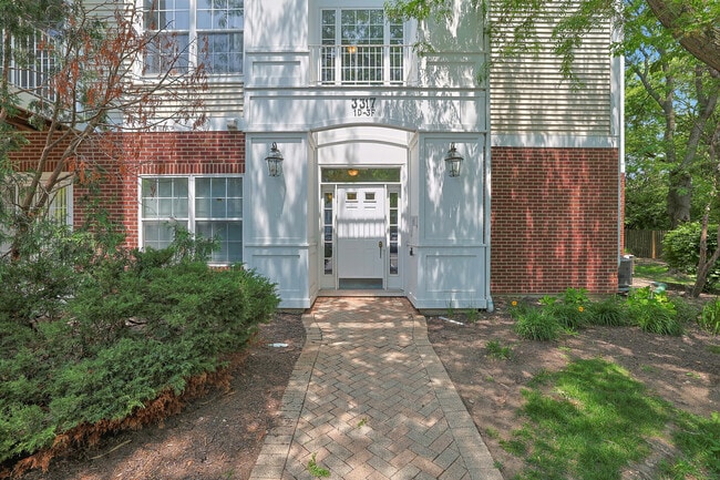 Building Photo - 3317 Stratford Ct
