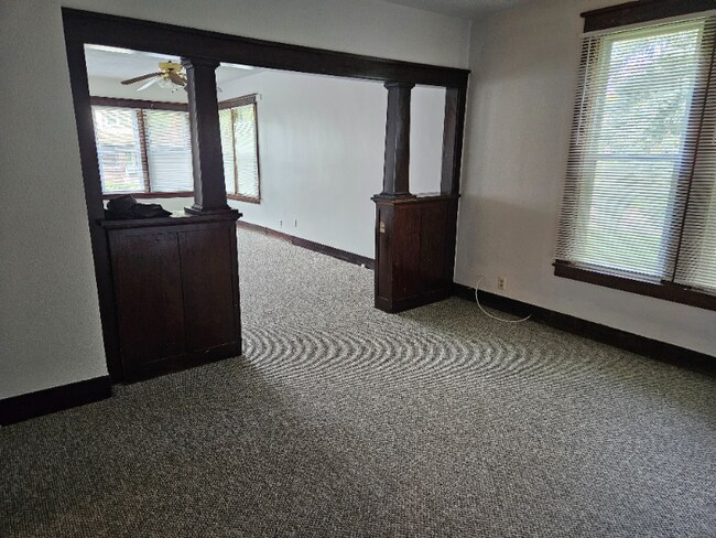 Foto del edificio - 1203 Emerald Ave