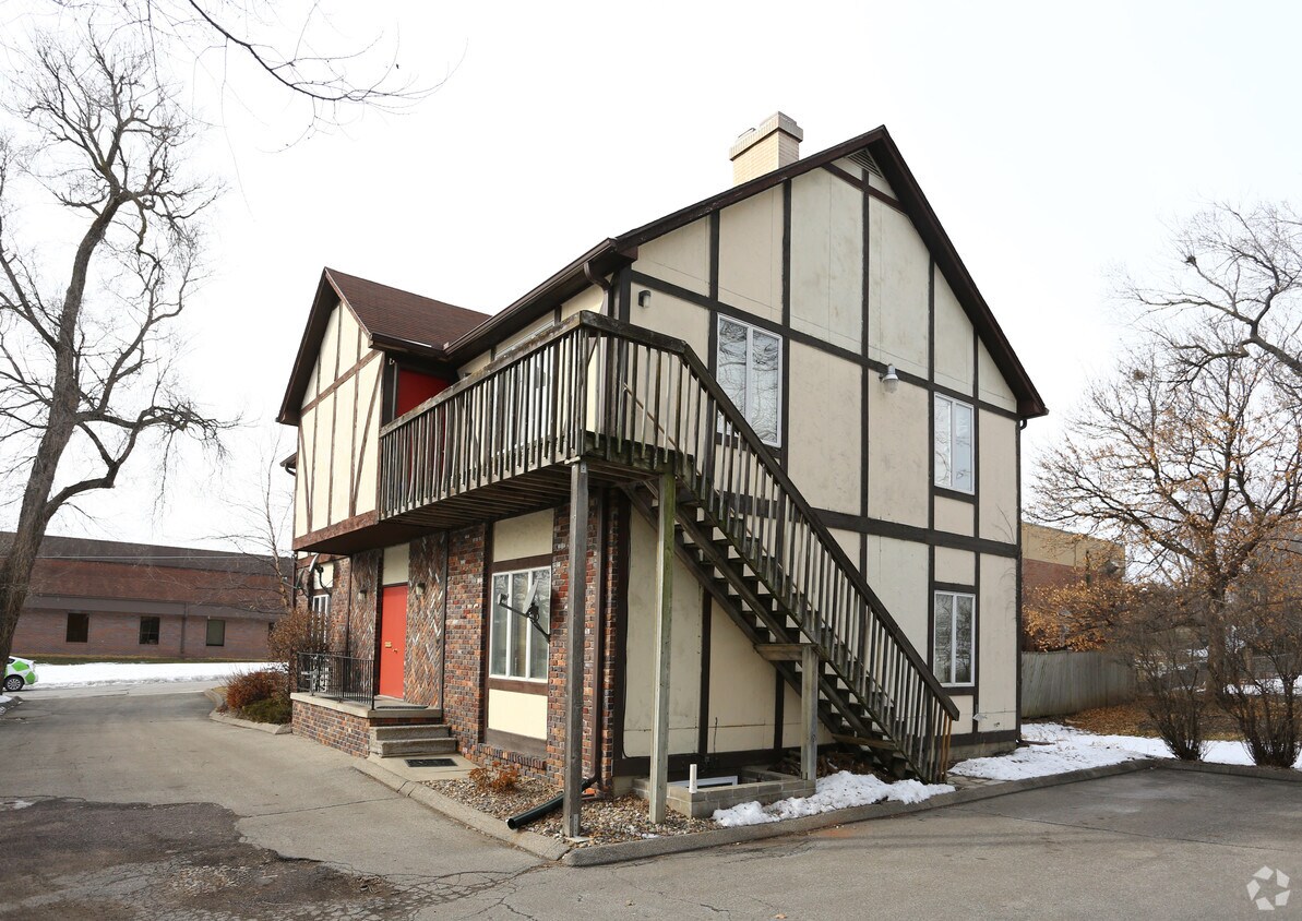 Building Photo - 1145 69th St