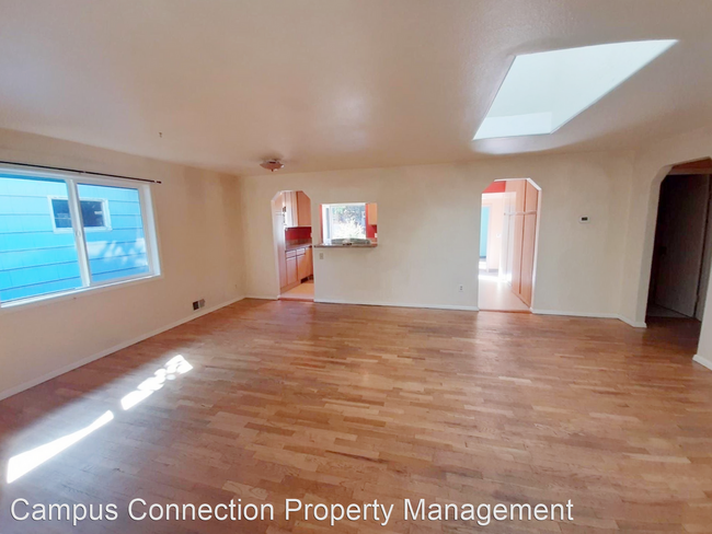 Building Photo - 4 br, 1 bath House - 660 E 22nd