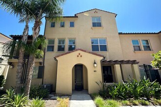 Building Photo - 136 Borrego
