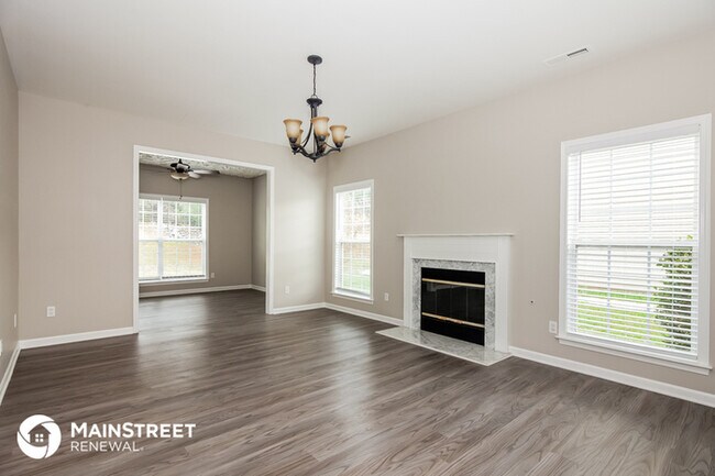 Building Photo - 110 Poplar Woods Dr