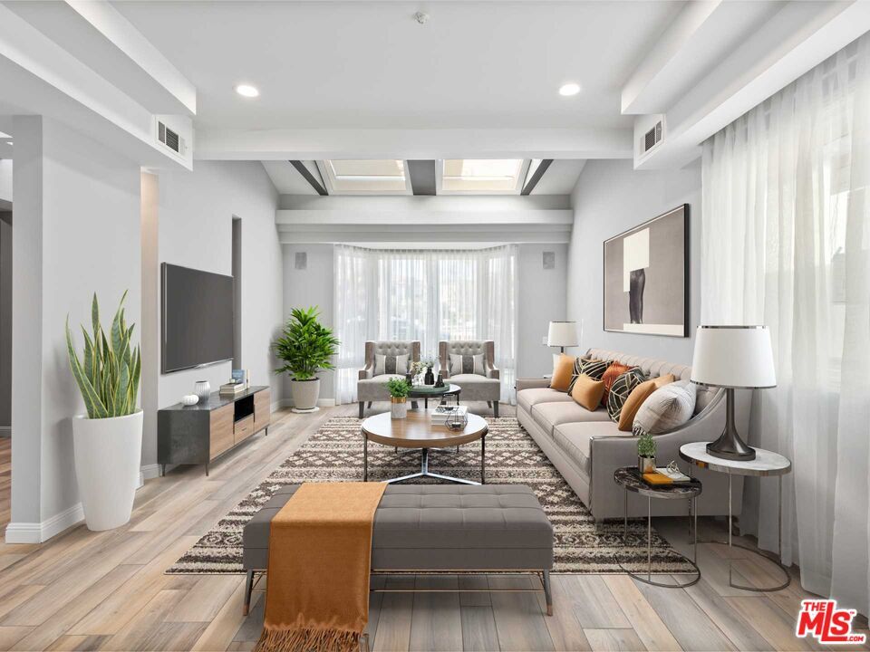 Foto principal - 112 Elm Dr