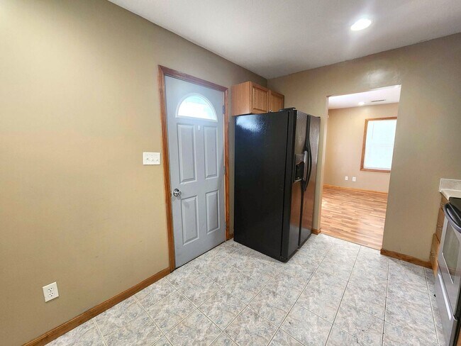 Foto del edificio - Cute home with amazing natural lighting! Check it out today!