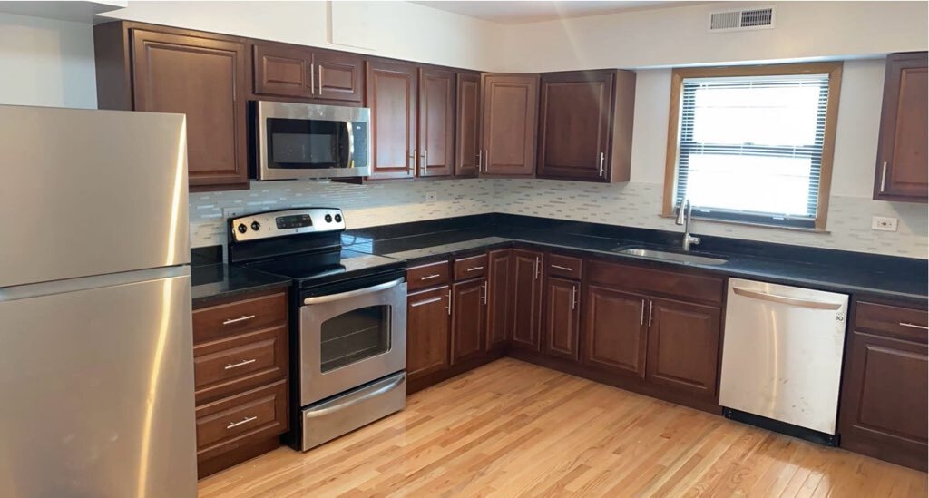 Foto principal - 6304 N Cicero Ave