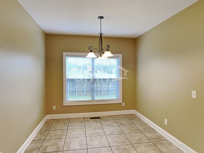 Building Photo - 519 Agate Dr