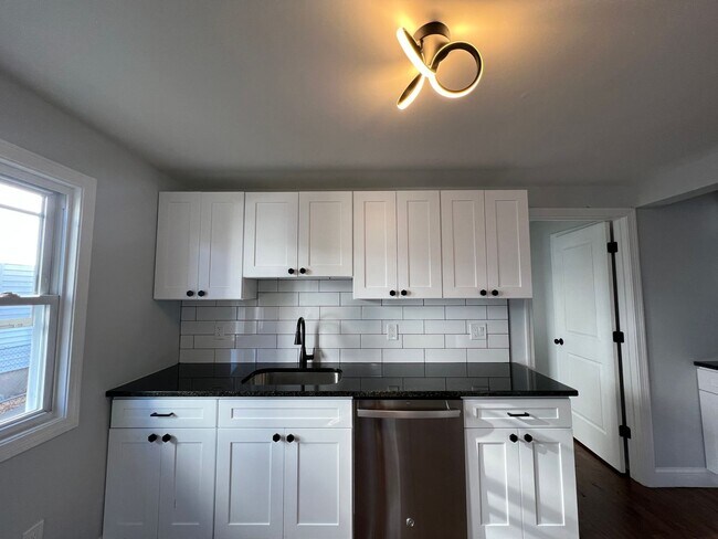 Building Photo - 253 Sheffield Ave