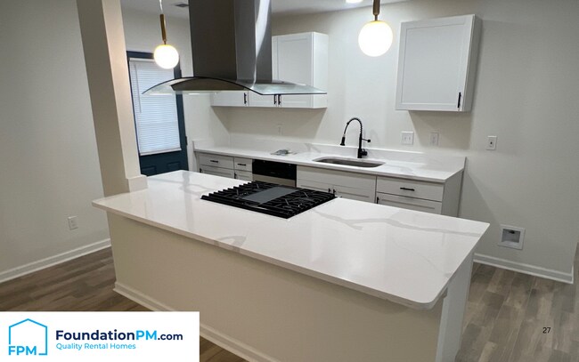 Building Photo - 3851 Selden Cove