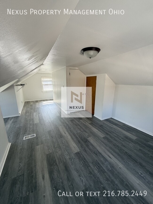 Foto del edificio - 4492 W 170th St