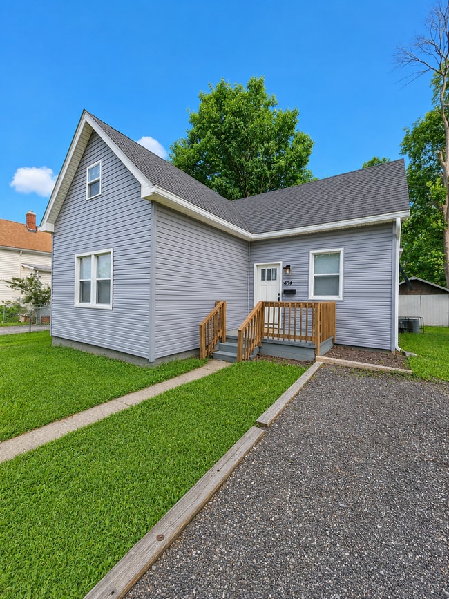 Building Photo - 404 S 23rd St