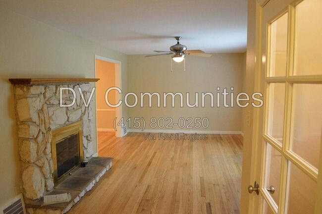 Building Photo - 23805 E Groveland Rd