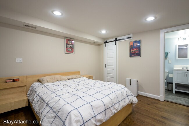 Foto del edificio - 717 F St NE