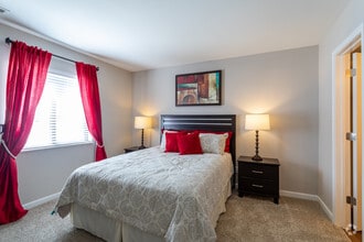 1BR, 1BA - 700 SF Model - Whisper Hollow Apartments