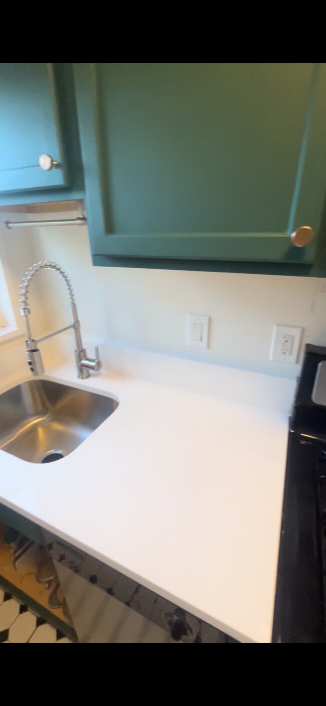 Photo - 2303 Farrington Ave Apartment