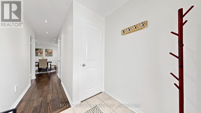 Building Photo - 47 Acorn Ln