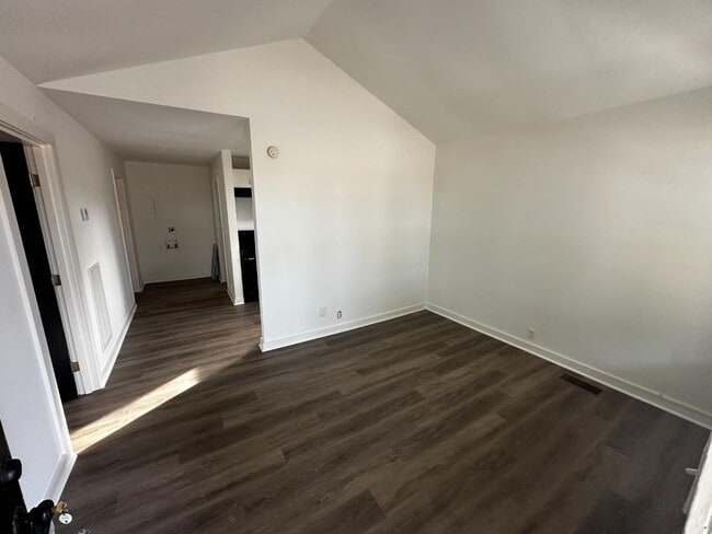 Photo - 749 Mt Hope St Apartment