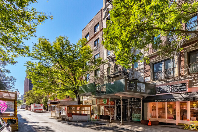 Building Photo - 188 Bleecker St