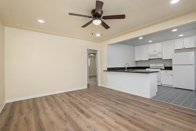 Foto del edificio - 6224 Stanley Ave