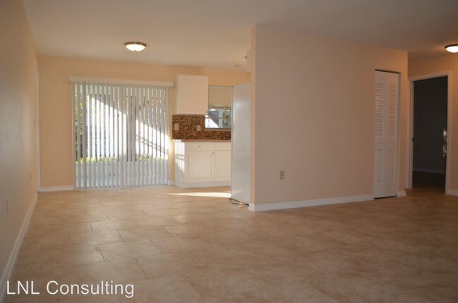 Building Photo - 3 br, 2 bath House - 7442 Como Dr