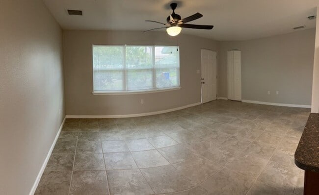 Building Photo - 120 Hardin Pl