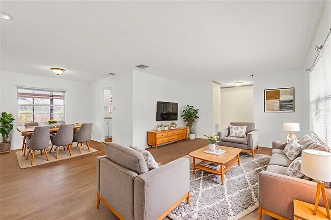 Building Photo - 6419 Hidden Dale Ave