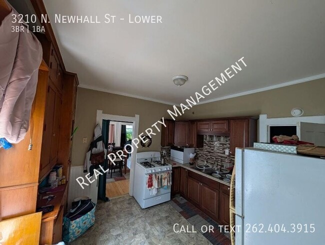 Building Photo - 3210 N Newhall St