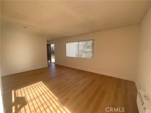 Foto del edificio - 2672 Milton Ave