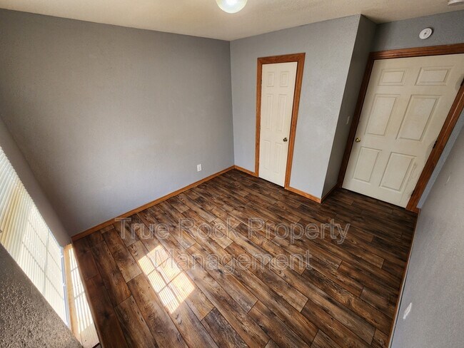 Building Photo - 218 E 14th St
