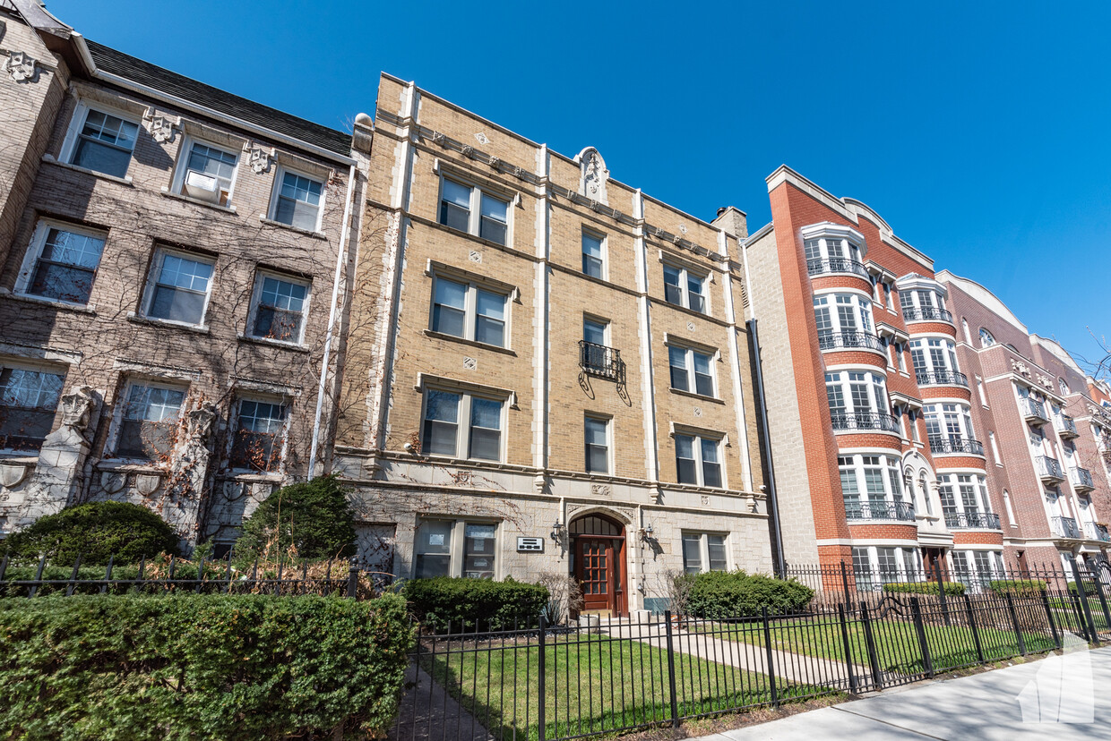 Foto principal - 640 W Wrightwood Ave