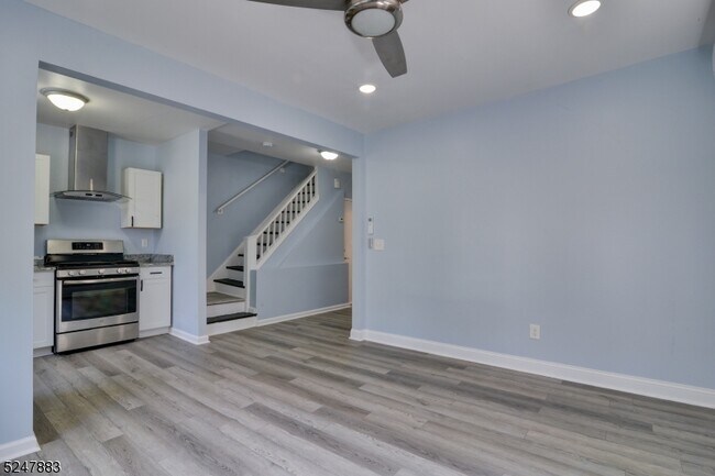Building Photo - 116 Brookside Ave