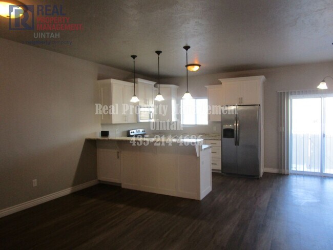 Foto del edificio - 3 Bed 2.5 Bath Townhome in Fox Run