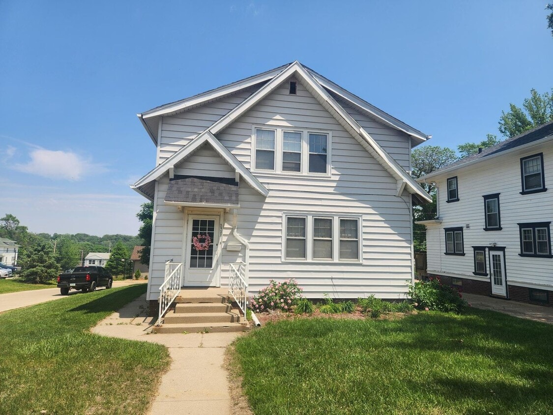 Foto principal - Historic, recently updated single-family h...