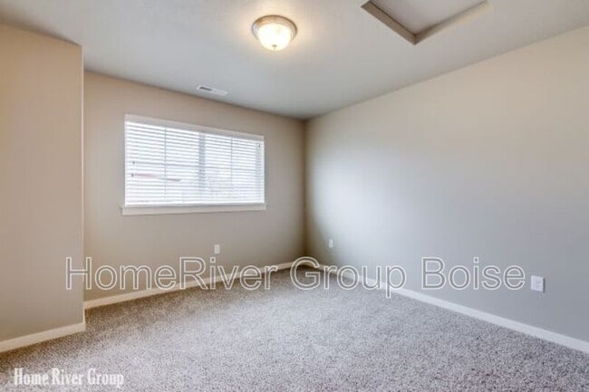 Building Photo - 182 S Trek Ln