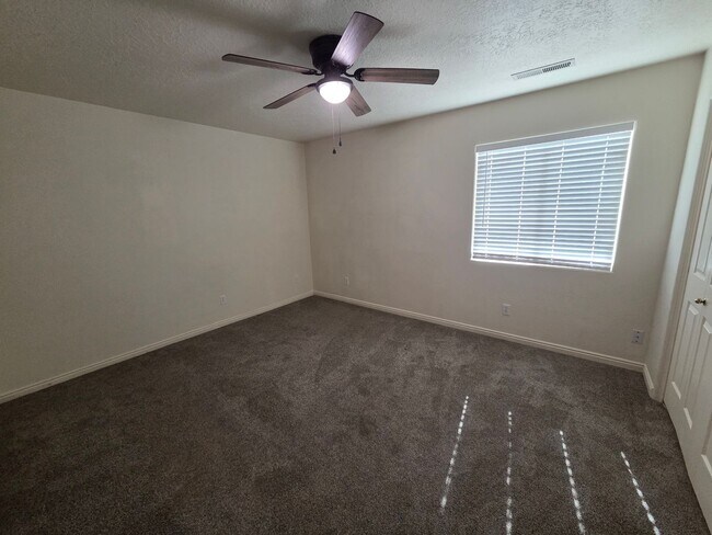 Foto del edificio - 2 Bed Apartment - Ready to GO!