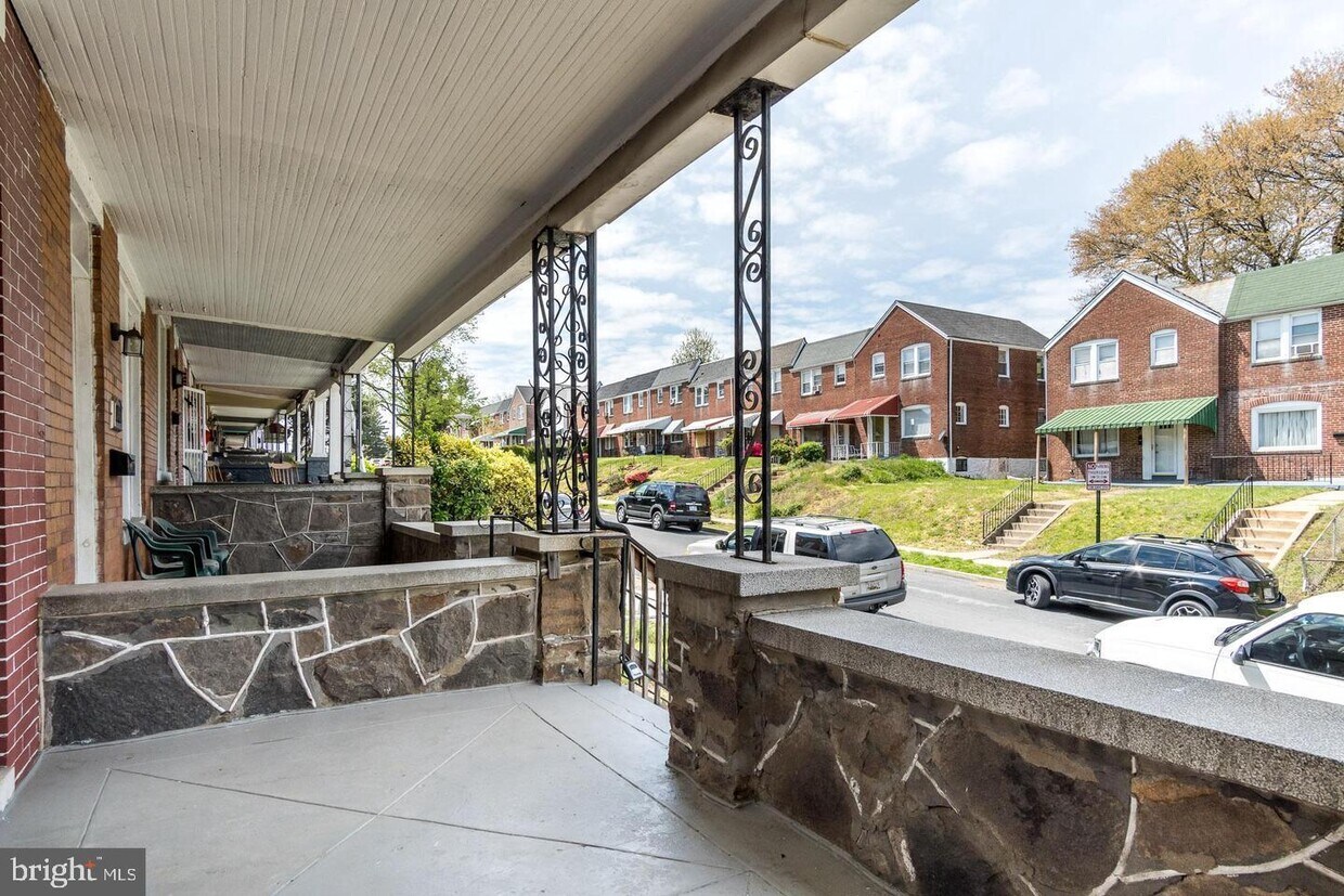 153 N Monastery Ave, Baltimore, MD 21229 Townhome Rentals in