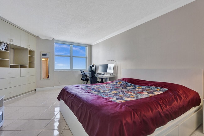 Building Photo - 3180 S Ocean Dr