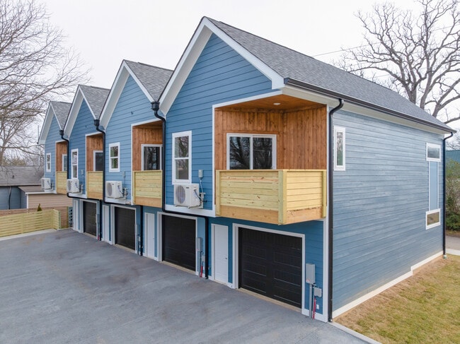 Building Photo - 1619 S Highland Park Ave