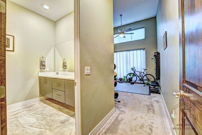 Foto del edificio - 386 W Ridges Blvd