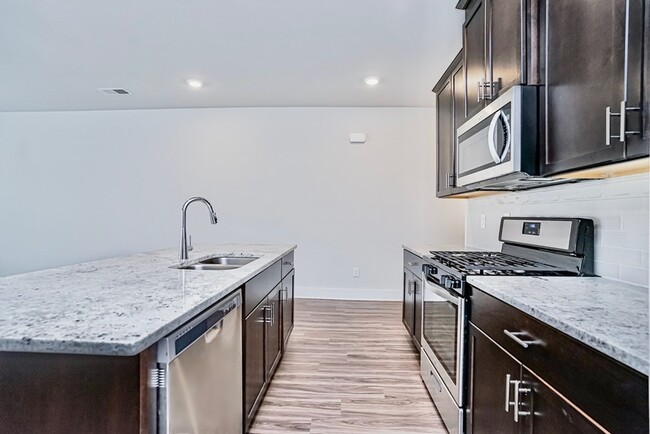 Building Photo - 138 Bromes Way