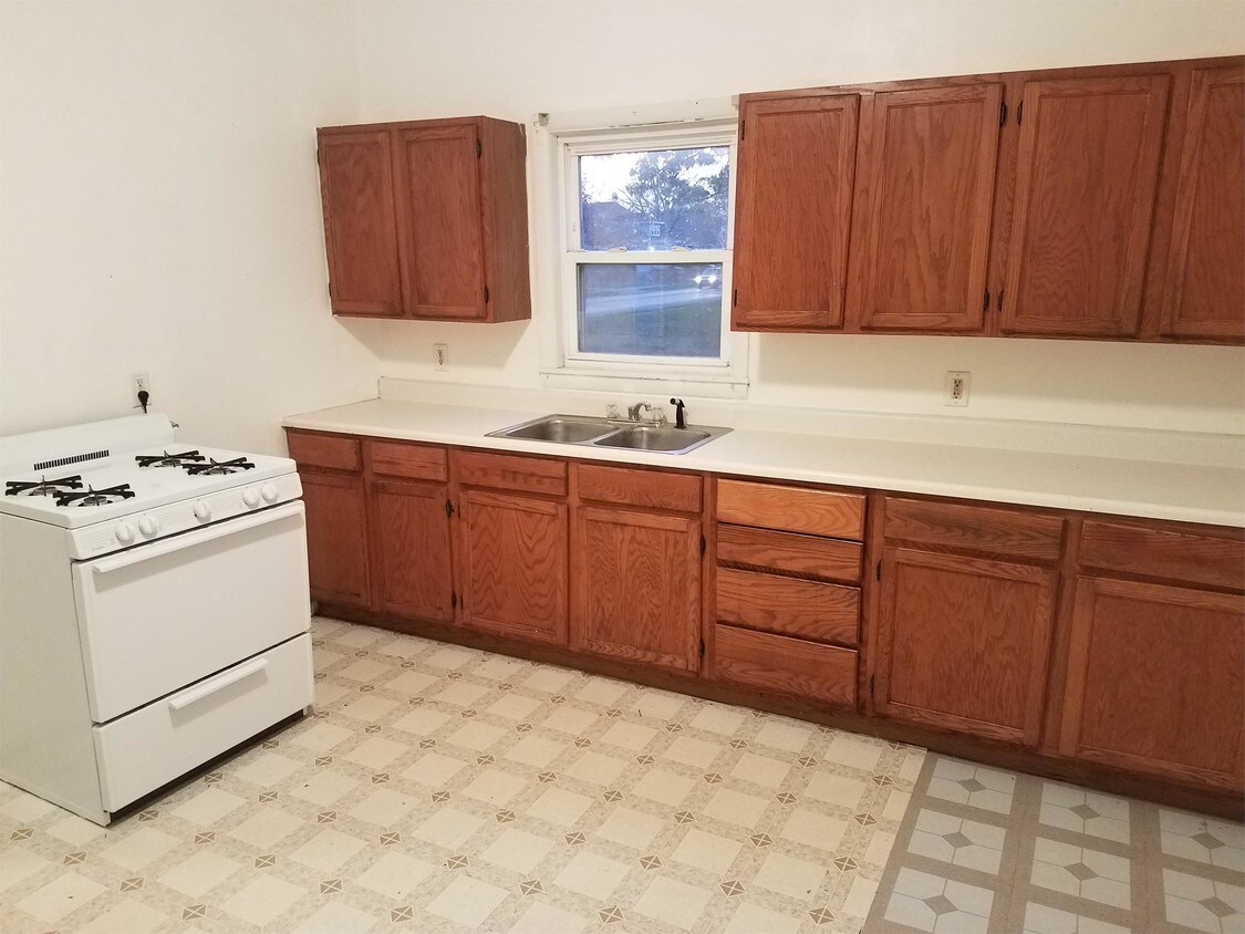 Primary Photo - 303 Newell St
