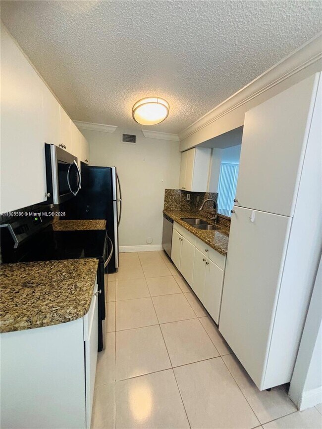 Foto del edificio - 4720 NW 97th Ct