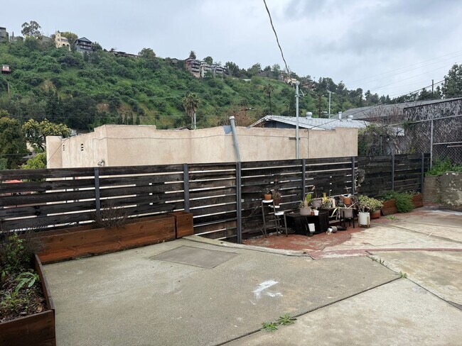 Building Photo - 241 N Ave 49