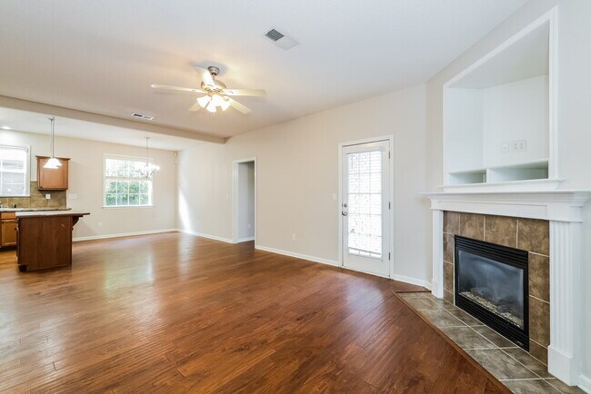 Foto del edificio - 4944 Shaws Ridge Trail
